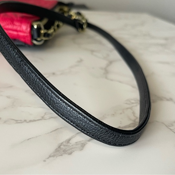 BETSEY JOHNSON red & black purse with quilted bows and built in wallet - Picture 2 of 15